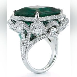 NWOT!🔥 EMERALD Colored Statement Ring